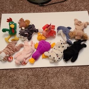 Vintage Bunch of Beanie Babies. Sold as a group, 11 total